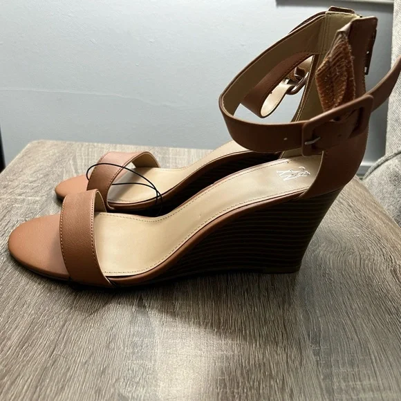 *NWT NY&Co|Brown Heels|Size 10 - Picture 4 of 6